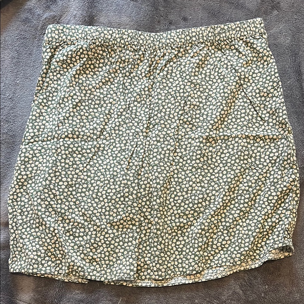 Green floral mini skirt - Picture 4 of 5
